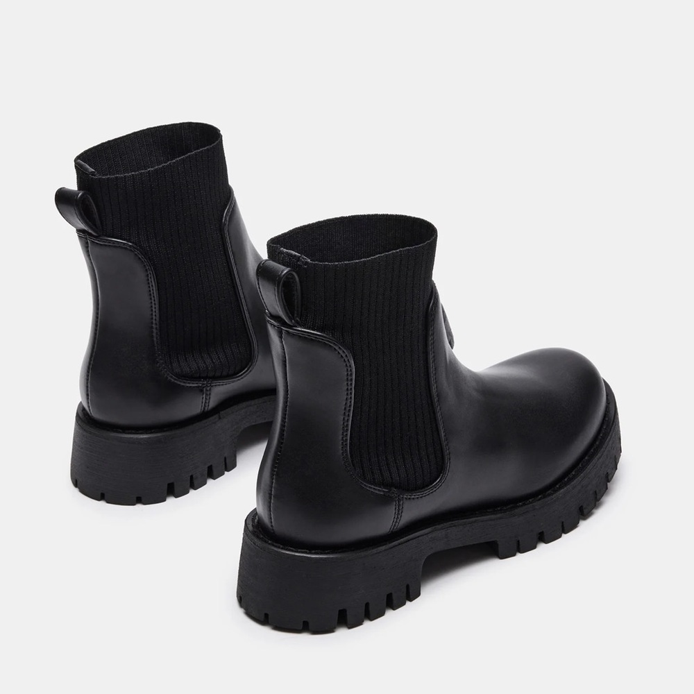 Steve Madden Liliana Black Chelsea Boots - new!
